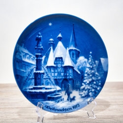 Weihnachtsteller - 1972: Michelstadt - von Berlin Design - blaues Porzellan - begrenzte Auflage - Made in West Germany - TOP Zustand (8C3)