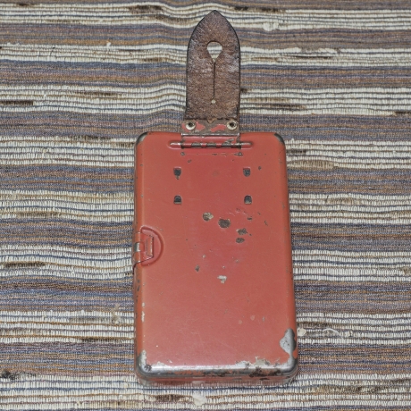 Upcycling, aber Originalzustand : Vintage DAIMON 412 Taschenlampe in rot, ca. 1940 - 1950er Jahre (Umrüstung für Akkus)
