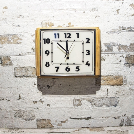 Restaurierte Tischuhr/Wanduhr aus dem frühen 20. Jahrhundert - Funkuhrwerk mit schleichender Sekunde - Made in Germany - Batteriebetrieben