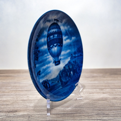 Sammelteller Father's day: 1974 - Aufstieg - Berlin Design - blaues Porzellan - Made in West Germany - 19,5 cm - 9E1 - TOP Zustand