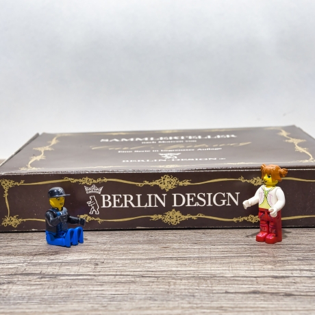 Sammelteller: Der Antiquar / Carl Spitzweg - Berlin Design - blaues Porzellan  - Nummer 7 von 5000 - mit Karton - TOP Zustand - 8D2