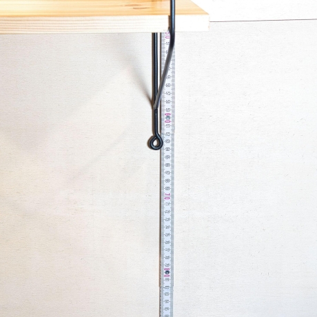 String Regal, Nuten Variante (Lübke, Vitsoe), vollständig restauriert, schwarz lackierte Leitern, 3 Böden inklusive.HxBxT 64cm x 36cm x 18cm