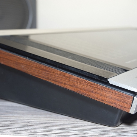 Bang und Olufsen - UKW/MW/LW Receiver Beomaster 1700/1701 (1980) - B&O, generalüberholt, mit kleinen Kratzern, super Klang und Radioempfang