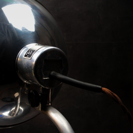 Stylische Bürolampe aus einer 1960er EGB Wärmelampe  - Upcycling, ehemalige DDR Lampe, Handmade in Germany, mit Zertifikat