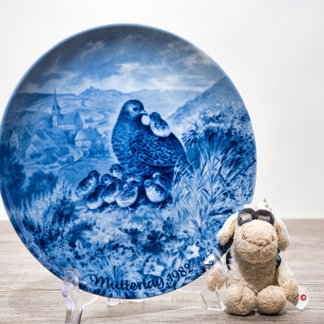 Sammelteller Muttertag: 1982 Rebhuhnfamilie - Berlin Design - blaues Porzellan  - Made in West Germany - 19,5 cm - 8B3 - TOP Zustand