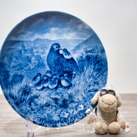 Sammelteller Muttertag: 1982 Rebhuhnfamilie - Berlin Design - blaues Porzellan  - Made in West Germany - 19,5 cm - 8B3 - TOP Zustand