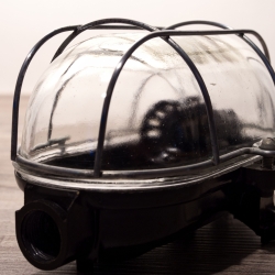 Bakelit Kellerlampe in TOP Zustand mit E27 Fassung, Midcentury Design und Opas Werkraumduft in einem