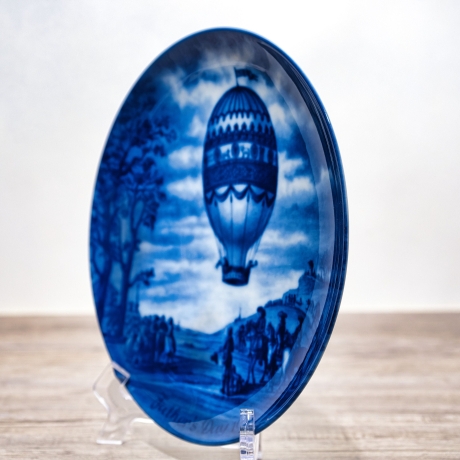 Sammelteller Father's day: 1974 - Aufstieg - Berlin Design - blaues Porzellan - Made in West Germany - 19,5 cm - 9E1 - TOP Zustand