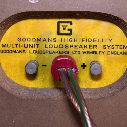 Lautsprecherstecker Paar für Goodmans Lautsprecher mit DIN ähnlichem Anschluss (Strichpunkt) für Kabel bis zu 4 Quadratmillimeter - LSDN-3