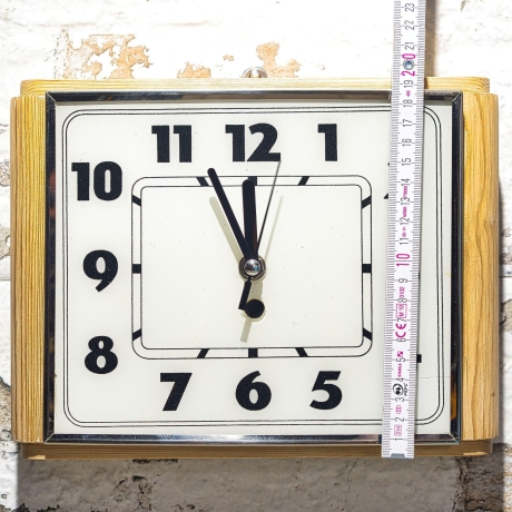Restaurierte Tischuhr/Wanduhr aus dem frühen 20. Jahrhundert - Funkuhrwerk mit schleichender Sekunde - Made in Germany - Batteriebetrieben