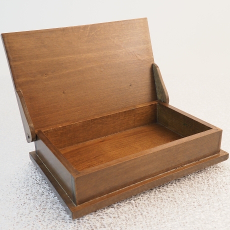 Holzkasten, Schmuckkassette mit feinen Schnitzereien (6D)