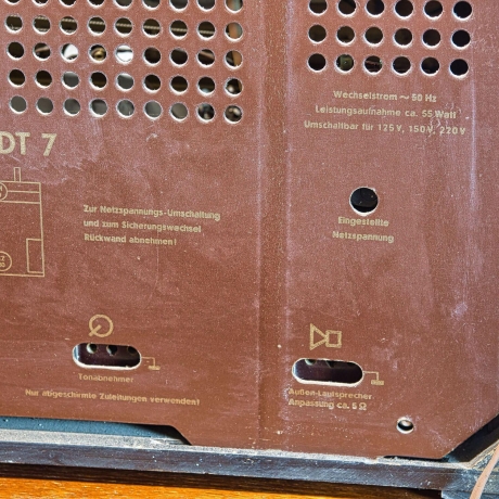 SABA Freudenstadt 7 Röhrenradio -1956/57 - vollständig restauriert Technisch und optisch einwandfrei. Bluetooth oder Streaming Option