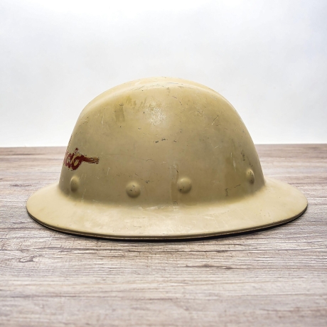 Ein Stück amerikanischer Geschichte: Vintage Sicherheitshelm Tornado aus den frühen USA.  Geschenk für Handwerker und Sicherheitsexperten.