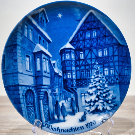 Weihnachtsteller - 1970: Bernkastel - von Berlin Design - blaues Porzellan - begrenzte Auflage - Made in West Germany - TOP Zustand (8C3)