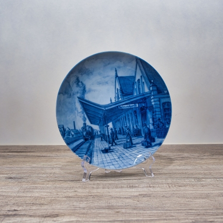 Sammelteller Berlin Design - Städteteller Alt Delmenhorst - Der Bahnhof um 1908 - blaues Porzellan - Made in Germany - 9D2 - TOP Zustand