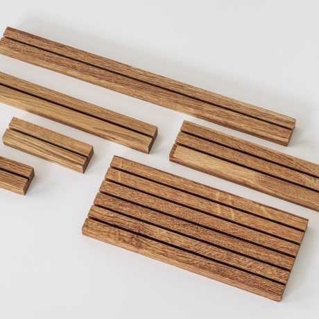 Fotohalter aus Holz, Eiche, 30 cm, personalisiert mit Lasergravur