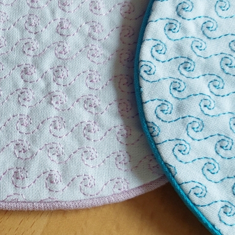 Stickdatei Latz Lätzchen Kragen ITH zwei Größen Baby, Kind