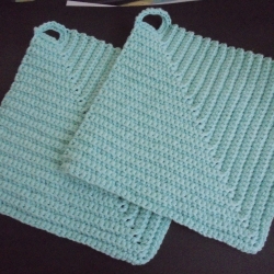 Topflappen im 2er Set aus  mintblauem Baumwollgarn, Landhausstil