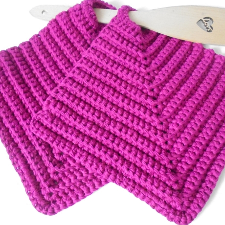  handgehäkelte Topflappen 2er Set aus bordeauxfarbenem  BW-Garn, 