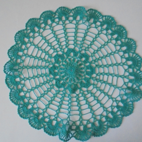 Einzigartig-wunderschönes Häkeldeckchen rund aus türkisem Baumwollgarn ca 34-35 cm