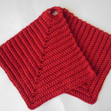 Topflappen 2er Set aus  rotem, leicht glänzenden Baumwollgarn