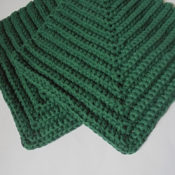  2er Set handgehäkelter Topflappen in tannengrüner BW- stabil