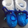 Babyschuhe gehäkel aus weichem Garn ca 0-3 Monate in blau/weiss