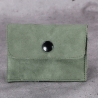 Geldbörse aus Velour in der Farbe jadegrün