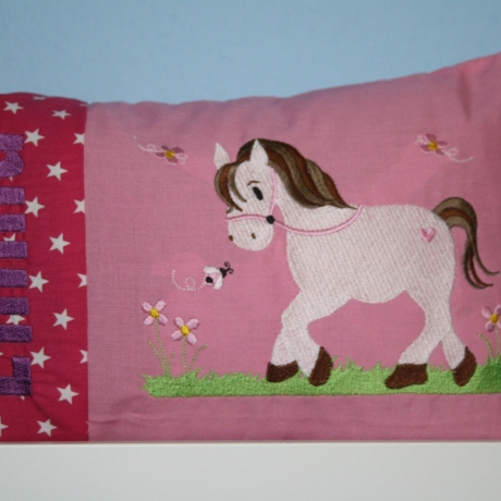 Kissen Pferd Pferdchen auf der Wiese pink rosa & Namen W1134