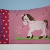 Kissen Pferd Pferdchen auf der Wiese pink rosa & Namen W1134