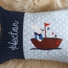 Kissen Hase im Boot Punkte dunkelblau Dots hellblau & Namen W1184