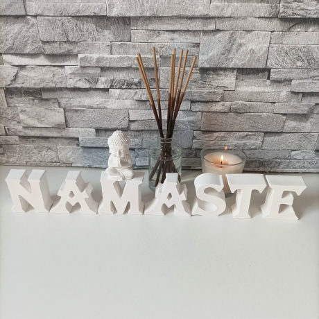 Schriftzug Namaste, Buddha Figur, Geschenkset Buddha, Spirituelle Deko, Spirituelle Geschenke, Spirituelle Kerzen, Spirituell, Geschenkidee