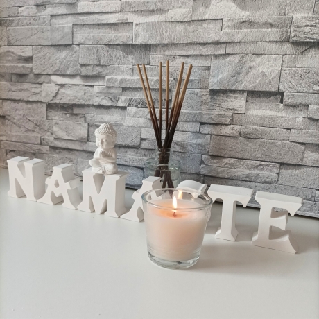 Schriftzug Namaste, Buddha Figur, Geschenkset Buddha, Spirituelle Deko, Spirituelle Geschenke, Spirituelle Kerzen, Spirituell, Geschenkidee