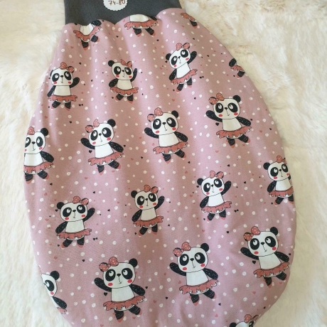 Handmade / selbst genäht - Strampelsack / Schlafsack / Pucksack für Babys in rosa mit Panda in Göße 74/80 für 0- 6 Monate, gefüttert