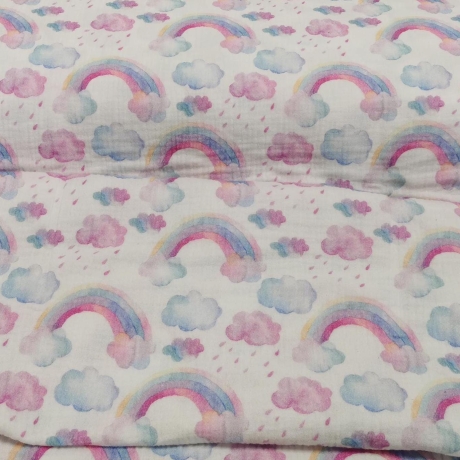 Baumwoll Musselin Stoff Regenbogen weiß mit pastellfarbenen Regenbögen und Wolken | Fräulein von Julie