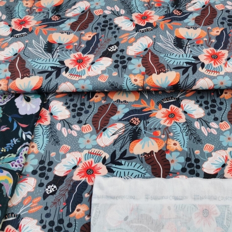 Baumwolljersey Stoff Druck - orangene Blumen, kleine Marienkäfer, grauer Hintergrund | Premium Collection