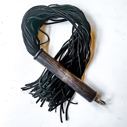 Linguine/Nero. 61cm/24 Veloursleder-Flogger