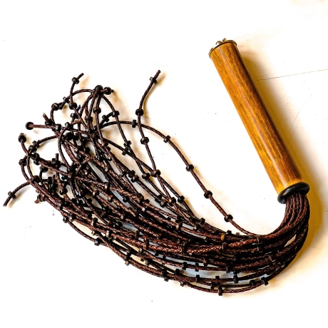 Crisp/Chocolate. 53cm/21 Perlenflogger