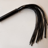 Shiny, Shiny. 61cm/24 Flogger aus Glanz-Stiefelleder