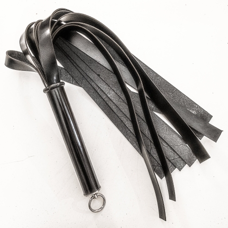 Pappardelle/Shiny. 61cm/24 Flogger aus Glanz-Stiefelleder
