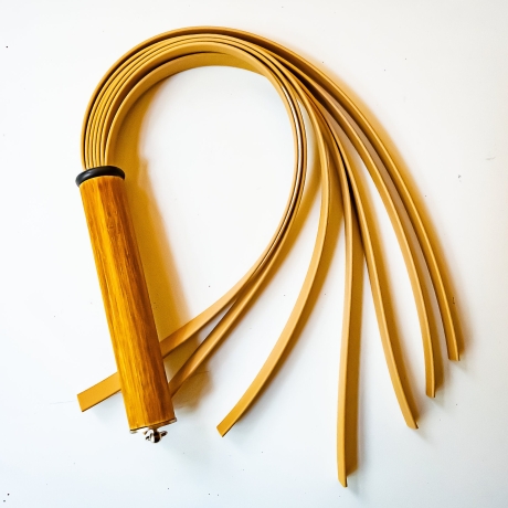 Pop Art/Vanilla. 61cm/24 BioThane-Peitsche mit 7 Strängen