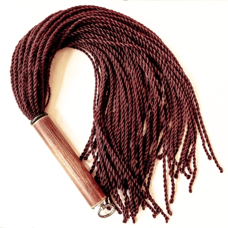 Malaika/Umbra. 69cm/27 Flogger mit 60 Zöpfen aus künstlichem Haar
