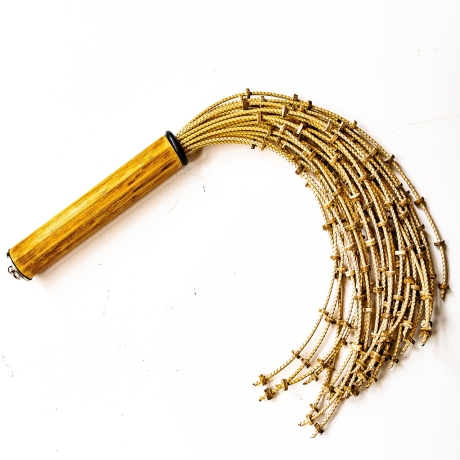 Crisp/Vanilla. 53cm/21 Flogger