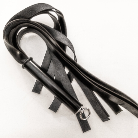 Pappardelle/Shiny. 61cm/24 Flogger aus Glanz-Stiefelleder