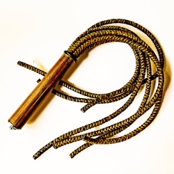 Seven Sisters. 61cm/24 Peitsche mit 7 Strängen