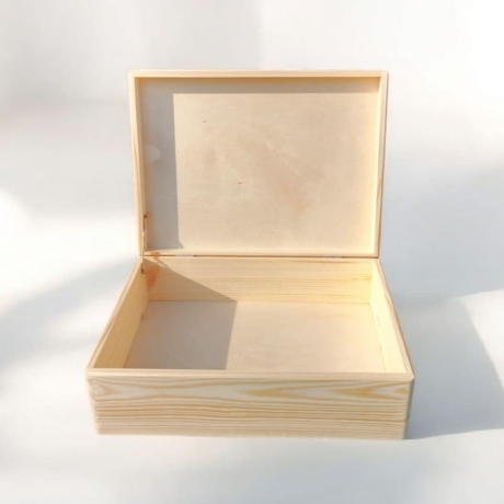 Geschenk zu Ostern personalisierte Holzkiste mit Namen Osternest