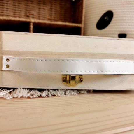 Holzkoffer personalisiert mit Namen, Schatzkiste Schatztruhe