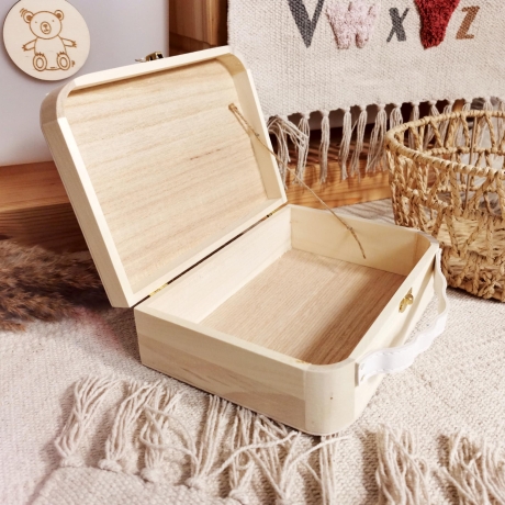 Holzkoffer personalisiert mit Namen, Schatzkiste Schatztruhe