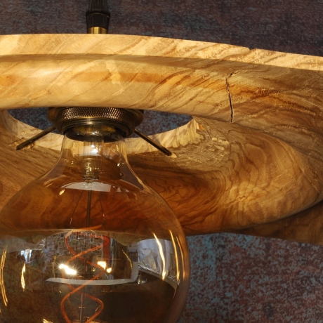 quadratischer Lampenschirm aus Eschenholz