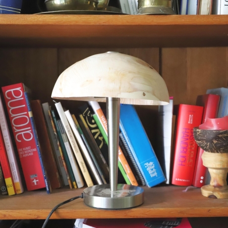 Tischlampe Touch mit Tannen-Holz- Lampenschirm hach dünn